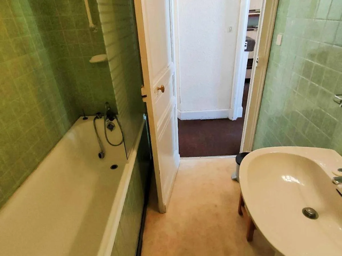 Appartement 2 Pieces Central A Cauterets Avec Balcon, Parking Et Proximite Citycab - Fr-1-234-145 0*,  Francie