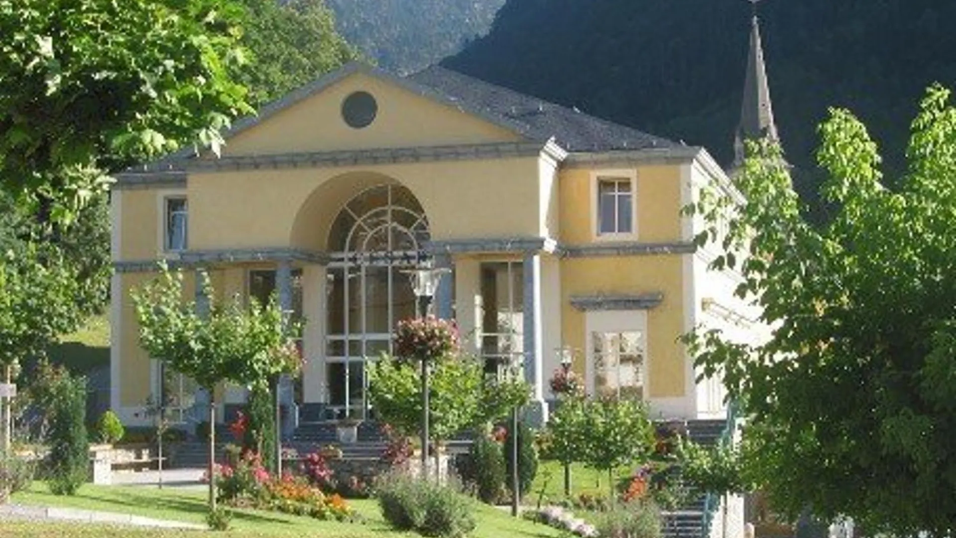 Appartement 2 Pieces Central A Cauterets Avec Balcon, Parking Et Proximite Citycab - Fr-1-234-145
